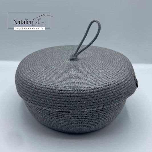 Cestino / contenitore con coperchio in corda di cotone, diametro 23 cm, altezza 10 cm, 100% fatto a mano in Italia (Copy)